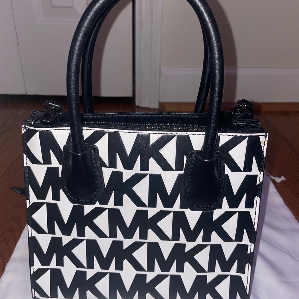 Michael Kors Monogram Black and White Satchel - Picture 7 of 11
